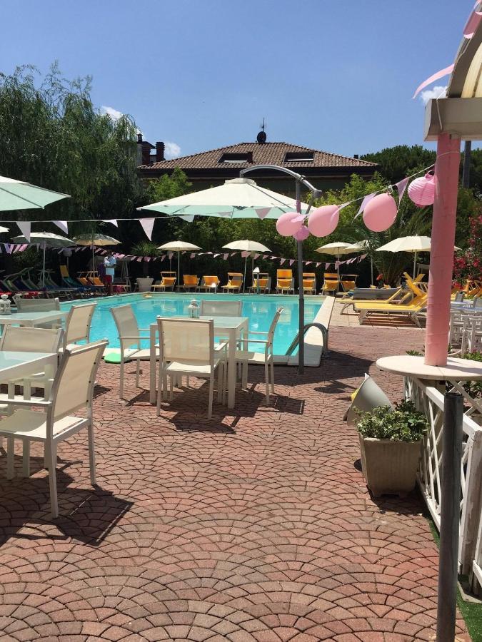 Hotel Tre Rose 리치오네 외부 사진