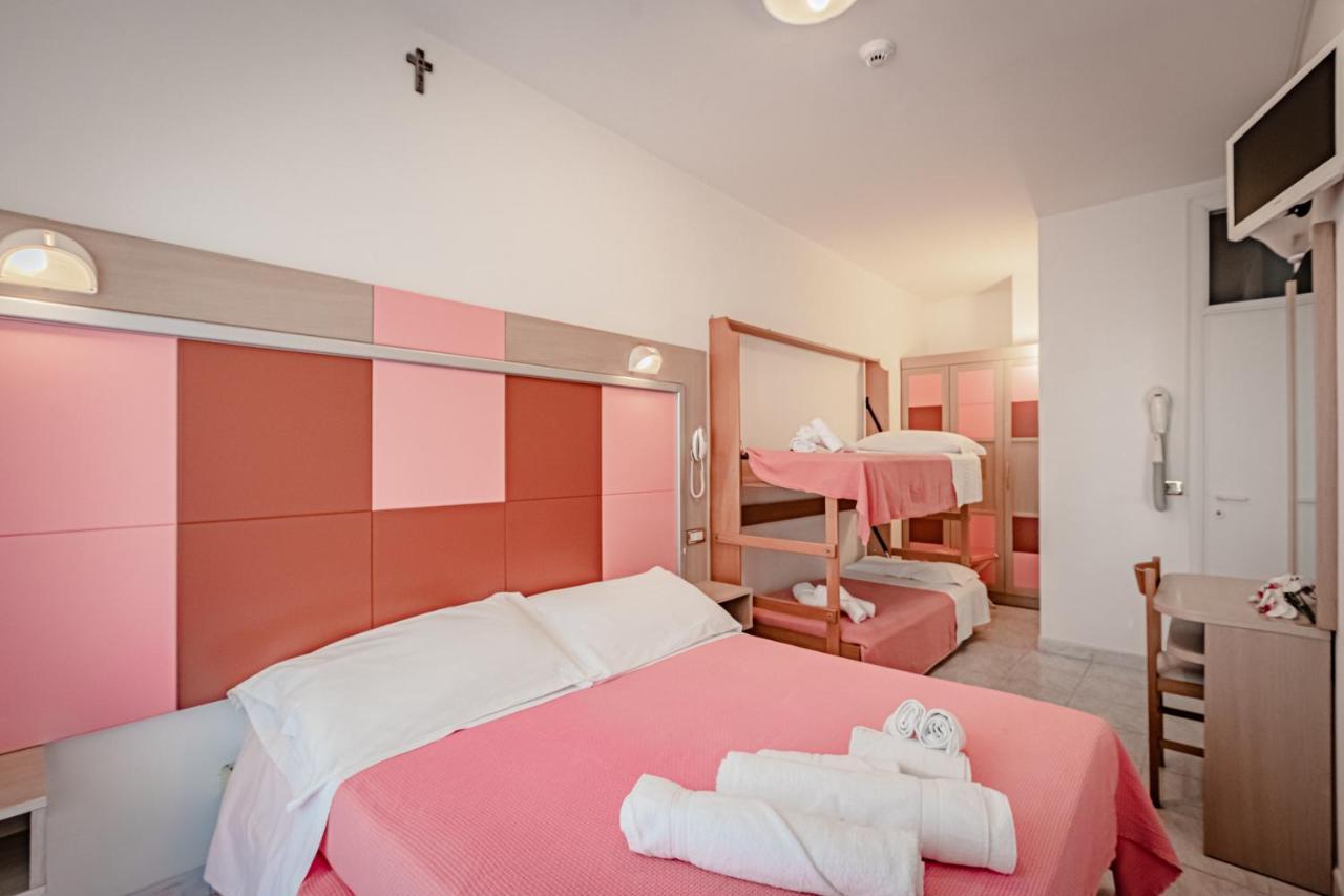 Hotel Tre Rose 리치오네 외부 사진