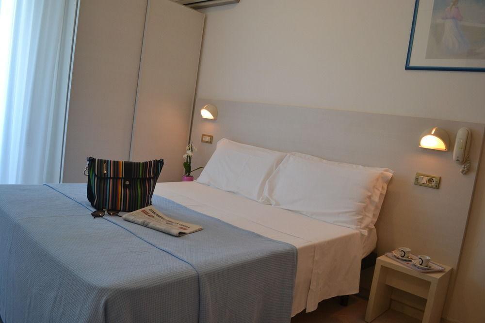 Hotel Tre Rose 리치오네 외부 사진