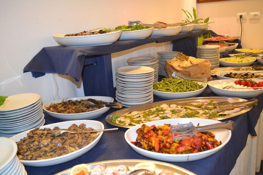 Hotel Tre Rose 리치오네 외부 사진