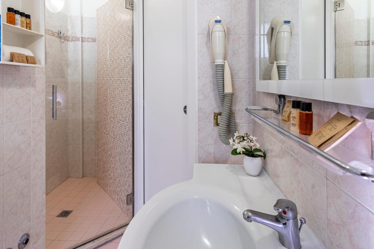 Hotel Tre Rose 리치오네 외부 사진