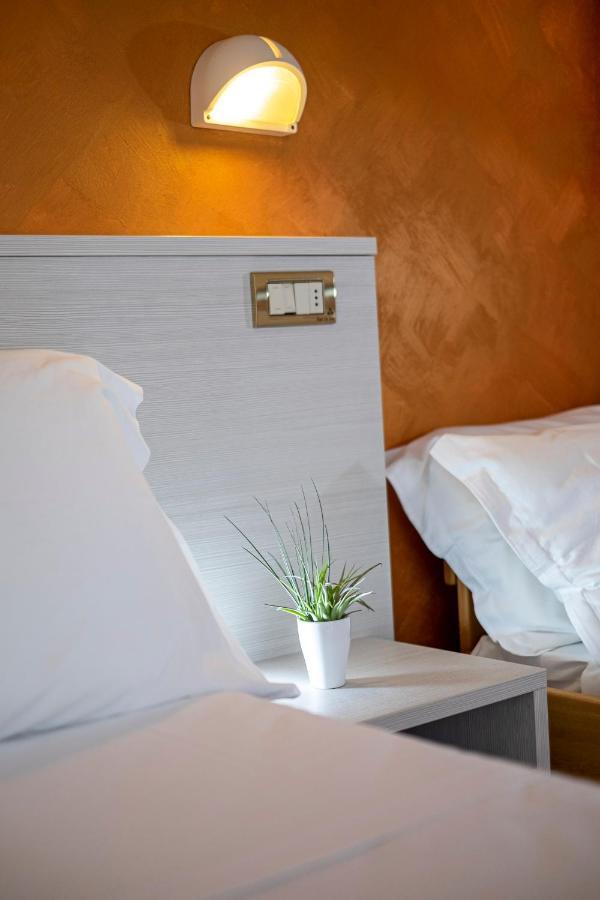 Hotel Tre Rose 리치오네 외부 사진